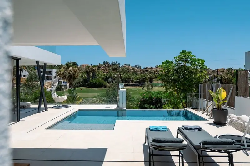 Chalet en alquiler en Atalaya-Isdabe, Estepona, Málaga