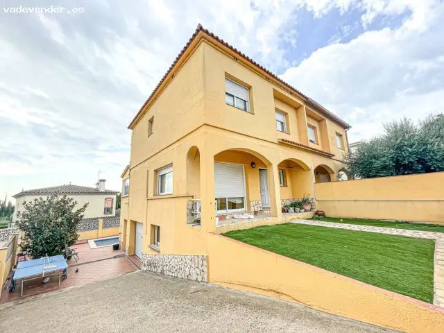 Casa en Venta en Figueres Girona Ideal para Familias