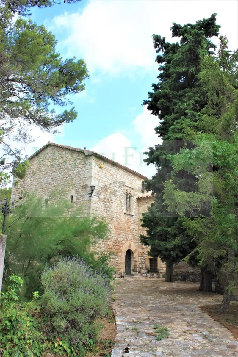 Masia rural siglo XIII con terreno en venta
