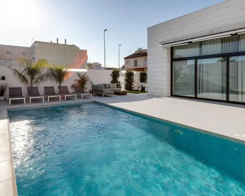 Villa en Pilar de la Horadada 3 dormitorios 2 baños Jardin 100m2