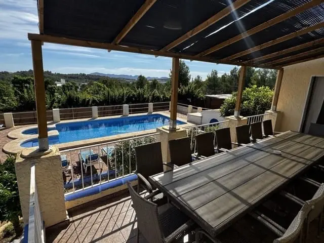 Chalet en venta en Polop, Alicante