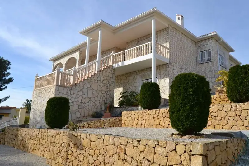 Villa de Lujo en Venta La Nucia Cerca de Benidorm
