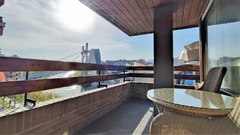Venta Piso Vistas Guggenheim Bilbao 4 habitaciones 3 baños