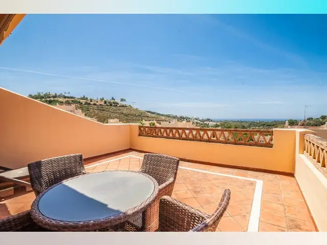 Apartamento en venta Elviria 2 dormitorios 2 baños terraza piscina