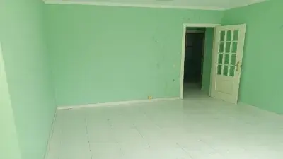 Piso en venta en Calle Estrada Da Lanzada, Número 19