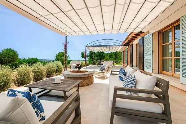 Finca Contemporanea en Venta cerca de Santa Maria del Cami Mallorca