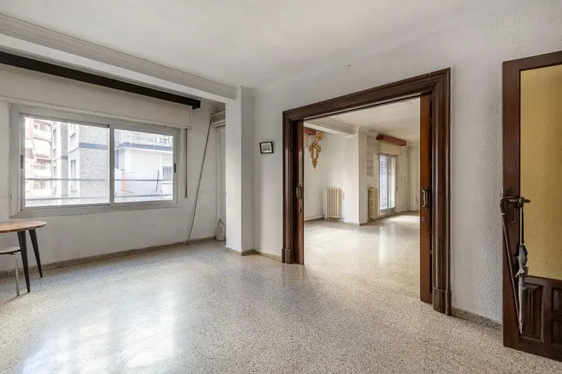 Piso en venta en Centro Granada 6 habitaciones 3 baños