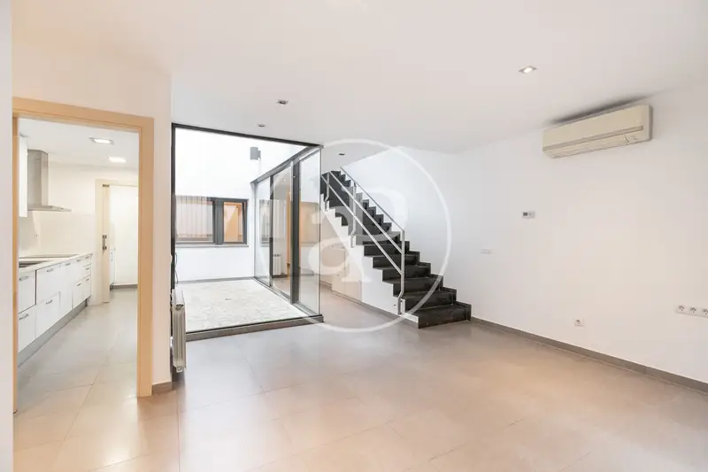 Casa en venta Sagrada Familia 161m2 5 dormitorios terraza 46m2