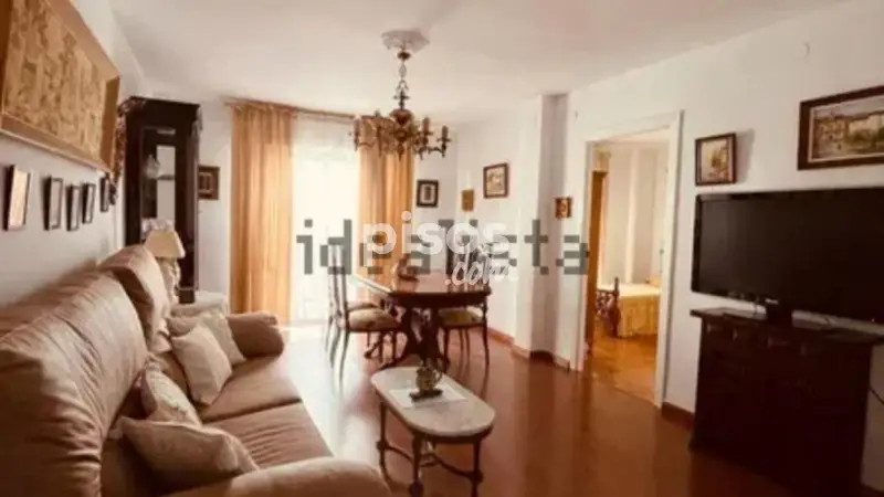 Apartamento en venta en Gran Piso en Venta en El Centro de Baeza.