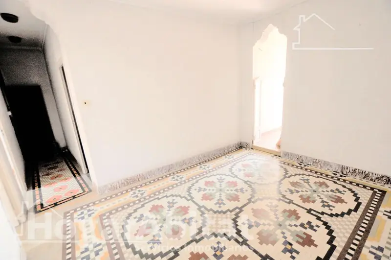 Casa en Albalat dels Sorells con Gran Terraza y Balcón