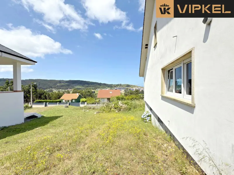 Casa en Laxe 350m2 2000m2 terreno 5 habitaciones 4 baños