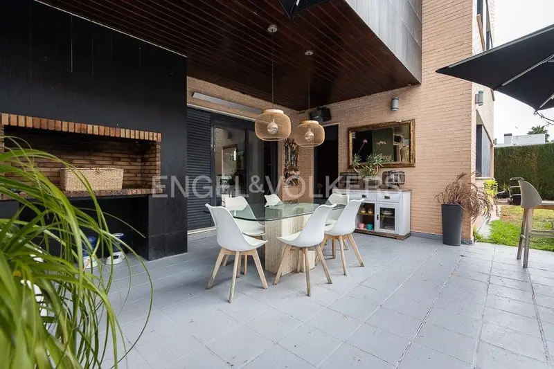 Chalet en Venta en Bétera Valencia 3 Dormitorios Piscina Jardin