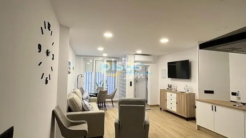 Apartamento Reformado Cerca de la Playa Torrecilla con Piscina