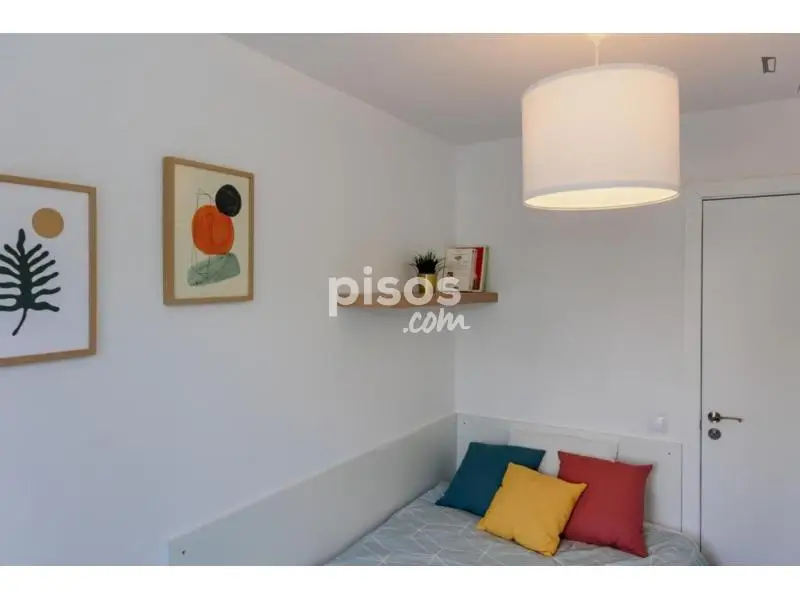 Habitaci
ón en Alquiler en Collblanc - 1 Persona