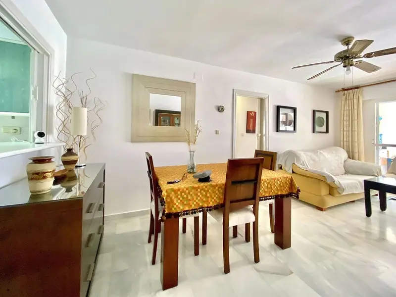 Apartamento en Velilla Almuñécar con Vistas al Mar