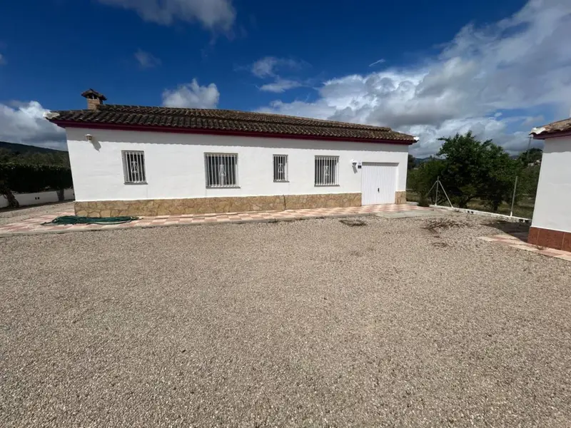 Casa Rustica en Castalla con Jardin y Garaje