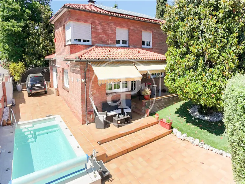 Casa en Venta en Matadepera 5 Dormitorios Jardin Piscina