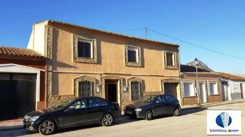 Chalet 7 dormitorios Villena Las Virtudes con piscina