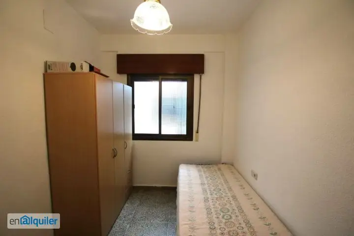Alquiler piso estudiantes 3 dormitorios ascensor Beiro