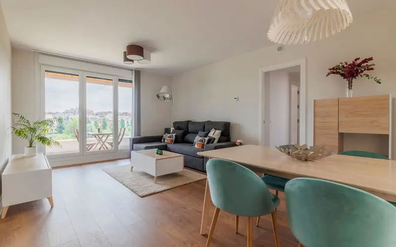 Alquiler piso Madrid Almendrales 2 habitaciones terraza garaje piscina