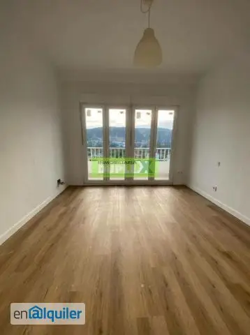 Piso en Pontevedra con Terraza y Vistas Rurales