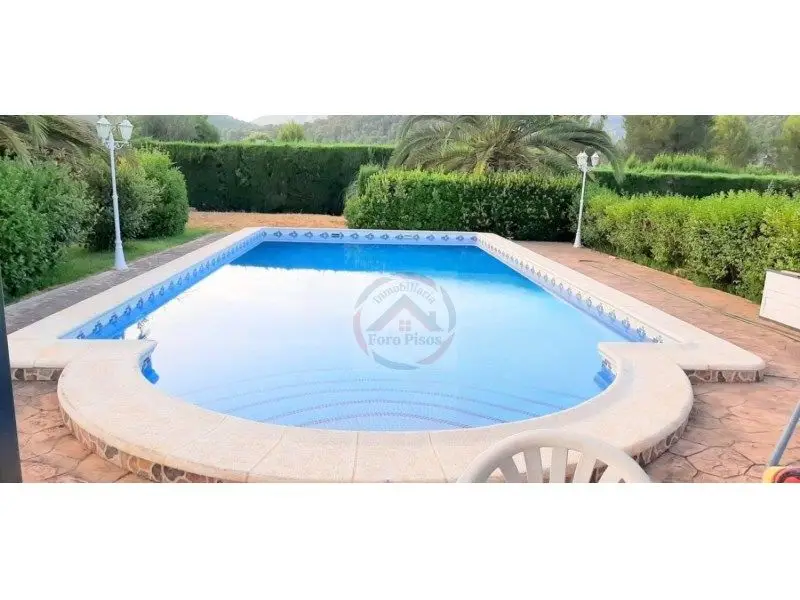 Casa con Piscina y Terraza en Simat de la Valldigna