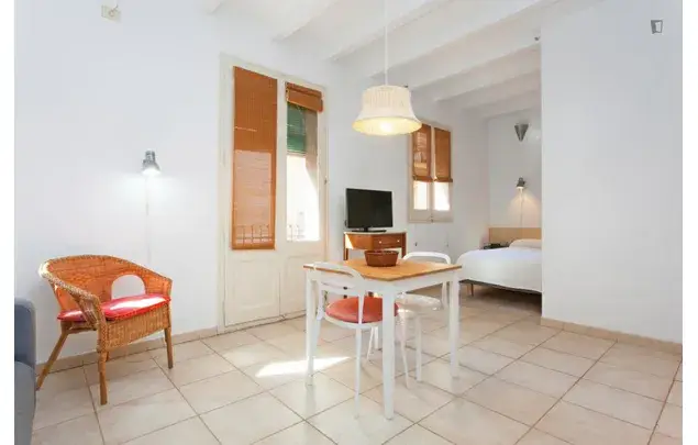 Estudio en Barcelona para Estudiantes Trabajadores y Estancias Temporales