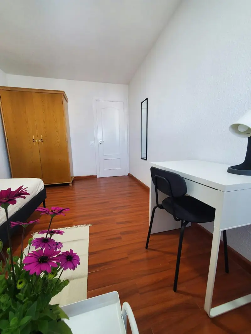 Habitacion Alquiler Mostoles Piso Compartido 120m2 Terraza Internet