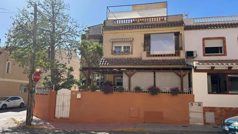 Villa en Los Montesinos 3 Dormitorios 2 Baños Cerca de la Playa
