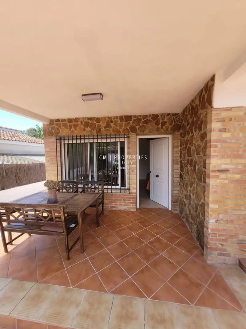 Chalet en Alquiler en L Eliana Valencia Ideal para Familias