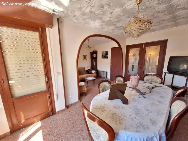 Piso Grande a Reformar con Dos Patios en Castalla