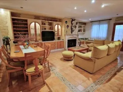 Casa en Venta Monovar 4 Dormitorios Terraza Barbacoa Garaje