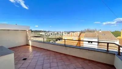 Casa Adosada en Venta Palomar 6 habitaciones 4 baños