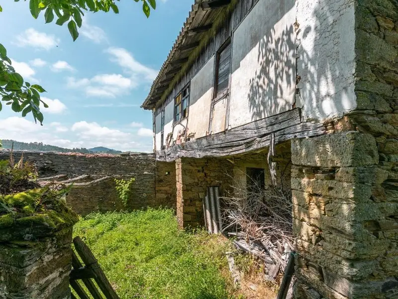 Chalet para reformar en Troncedo Asturias