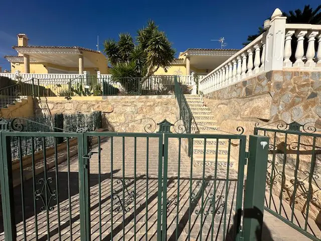 Venta Chalet con piscina en Bonalba El Campello