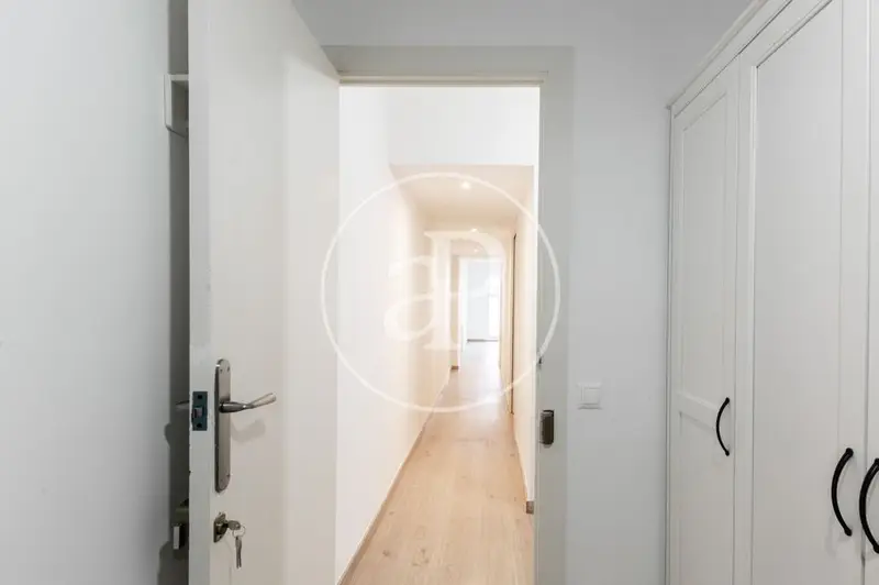 Apartamento en alquiler en Eixample Esquerra 80m2 terraza