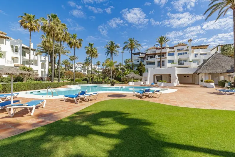 Atico en Alcazaba Beach Estepona con Vistas al Mar