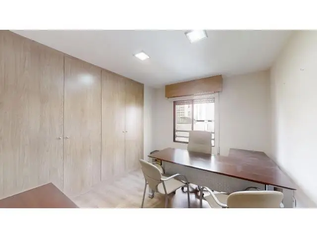 Oficina con posibilidad de vivienda junto a El Corte Ingles Malaga