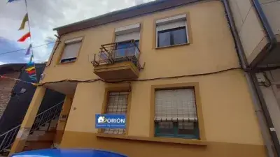 Casa en Venta en Columbrianos cerca de Ponferrada