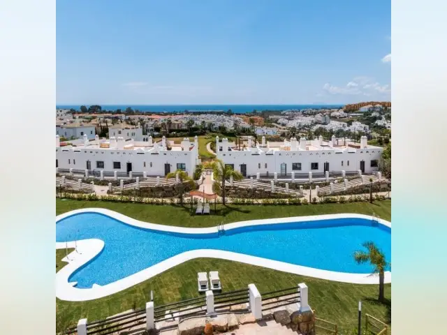 Apartamento 3 Dormitorios en Venta Estepona