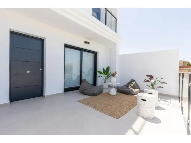 Casas Adosadas en Rafal Alicante Modernas con Solarium y Sótano