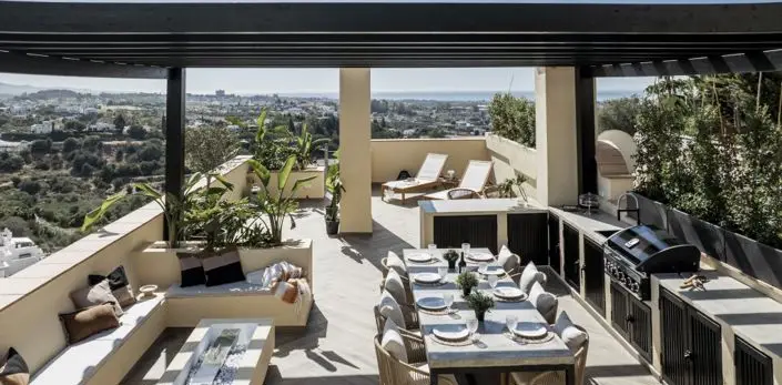 Atico 3 Dormitorios Benahavis Vistas al Mar Terraza Solarium