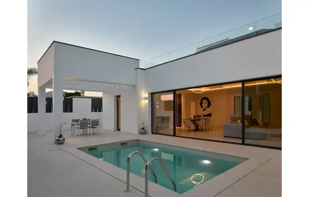 Villa Moderna en San Pedro Alcántara - Alquiler Vacacional a Corto Plazo