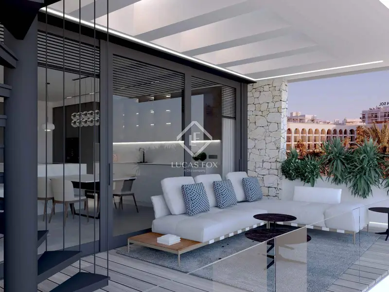 Atico en venta en Ibiza con vistas al mar y piscina