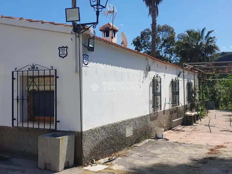 Casa Rural Autosuficiente en Lubrin con 6 Hectareas