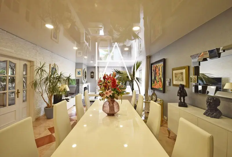 Chalet en venta en Canet de Mar con 3 viviendas independientes
