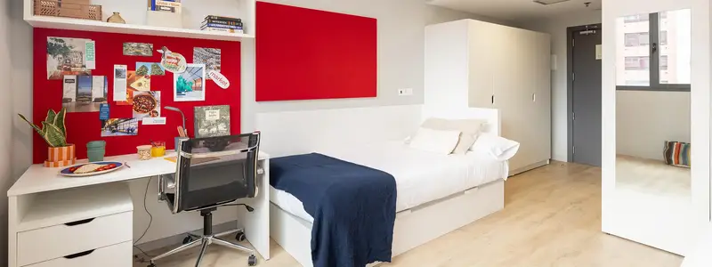Habitaci
ón Amueblada 19m
² con Dos Camas Ba
ño Compartido