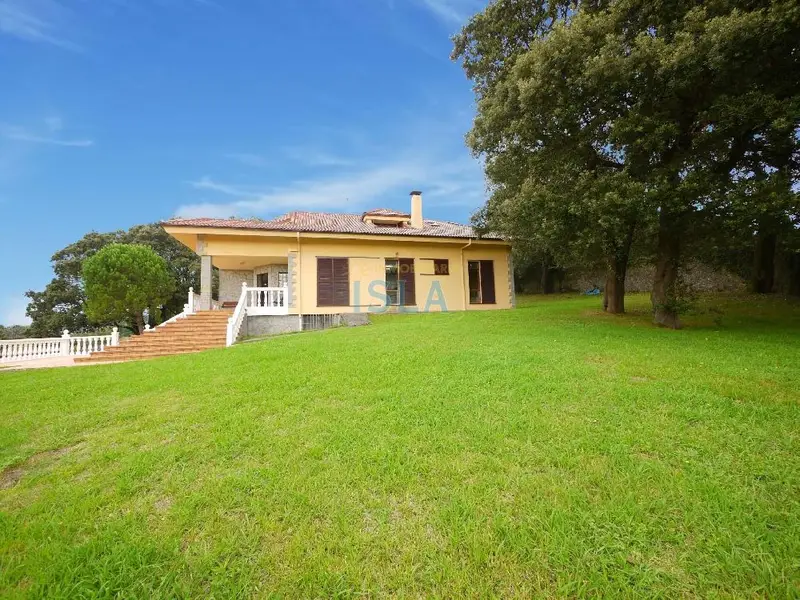 Venta Chalet con Chimenea en Arnuero