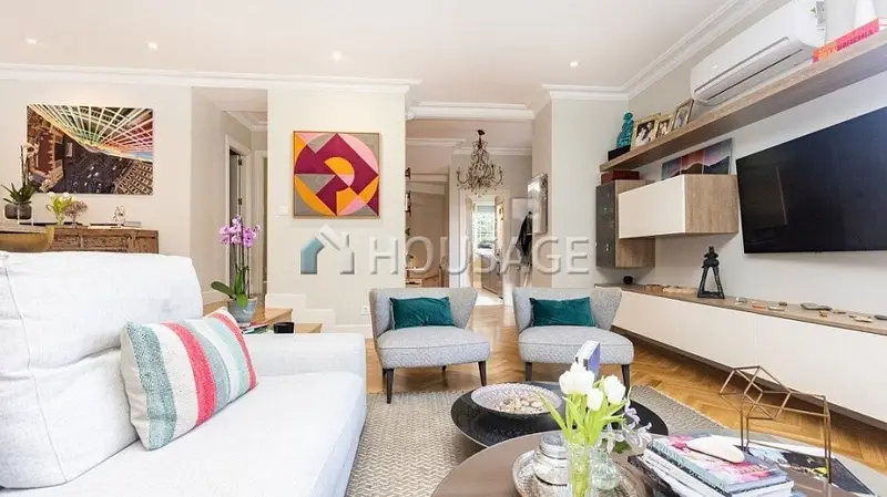 Chalet pareado en Madrid con piscina y jardin
