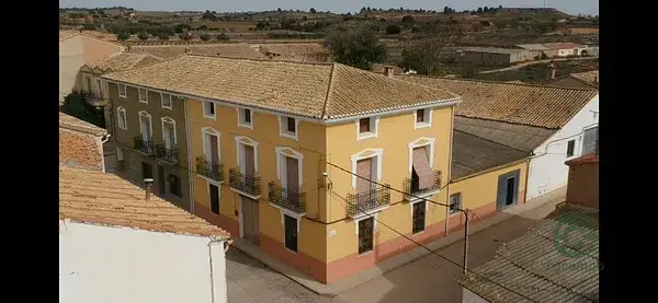 Casa de Pueblo con Garaje en Requena